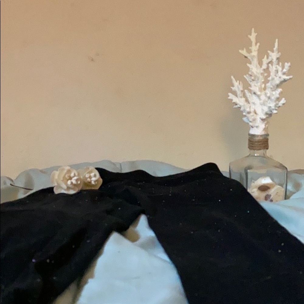 Sparkly black capris size 8 kidz
